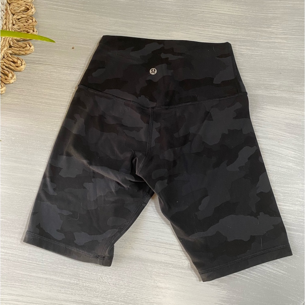 Lululemon camo high rise align shorts 6 inches long size 4
